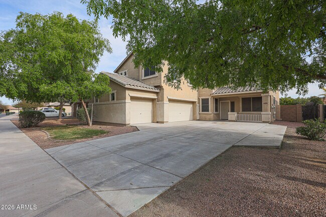 16205 W Gibson Ln Goodyear, AZ 85338 photo 2