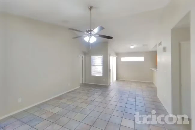 19809 N 47th Ln Glendale, AZ 85308 photo 3