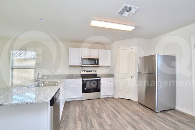 928 W Verde Ln Coolidge, AZ 85128 photo 3