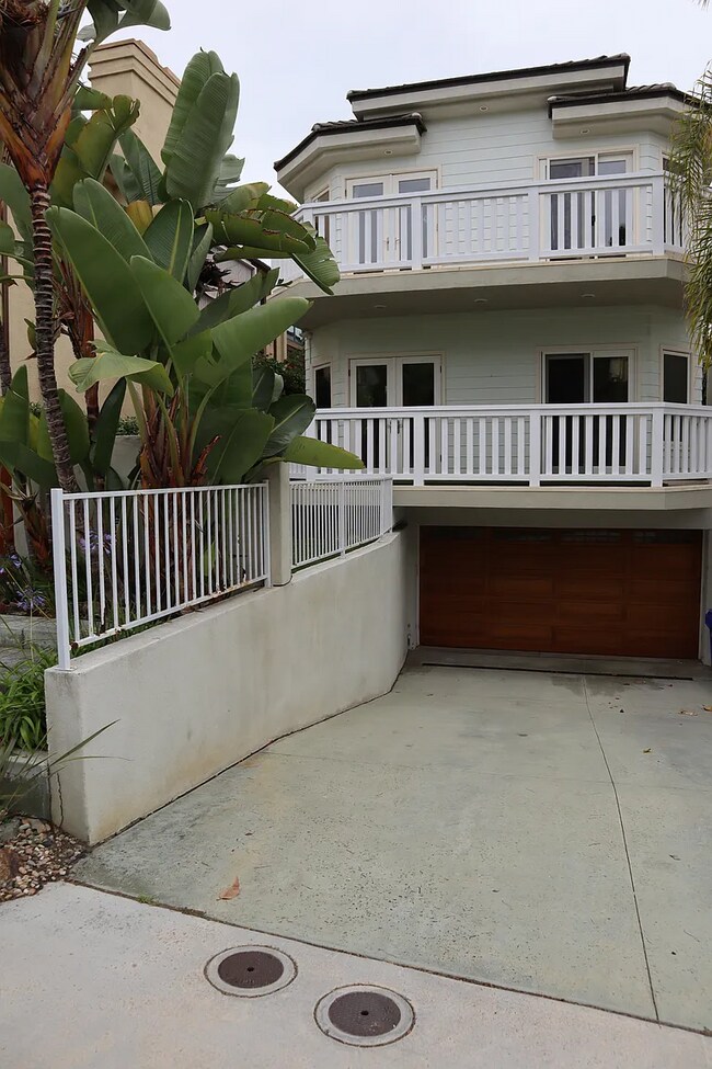 1510 Ynez Pl Coronado, CA 92118 photo 2