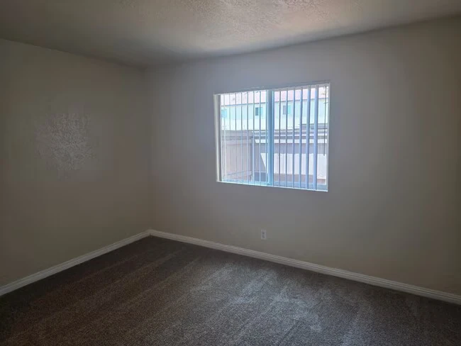 240 W Lincoln Ave Escondido, CA 92026 photo 3