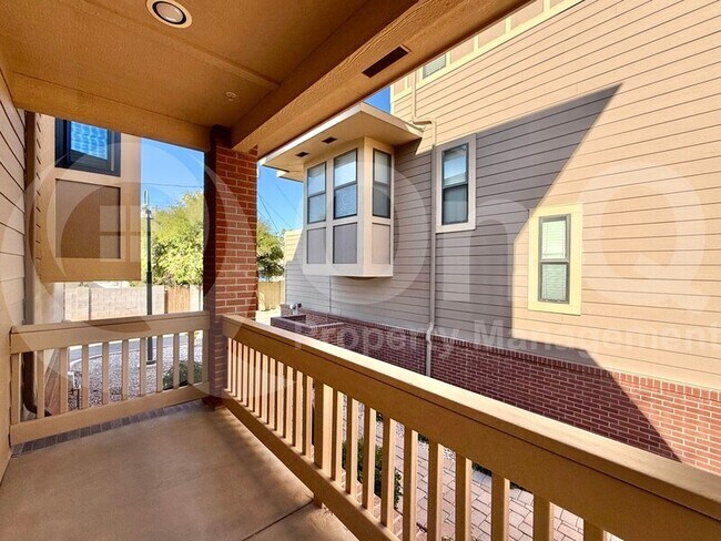708 S Beck Ave Tempe, AZ 85281 photo 2