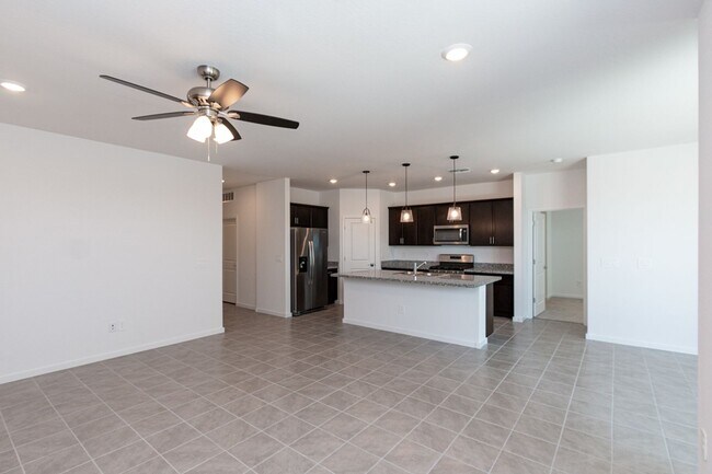 41715 W Sonoran Trail Maricopa, AZ 85138 photo 4