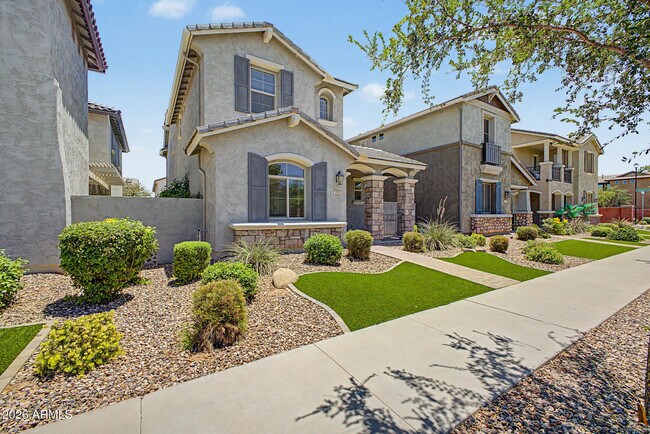 2511 S Entwistle St Gilbert, AZ 85295 photo 4