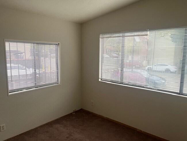 4915 Shattuck Ave. Oakland, CA 94609 photo 3