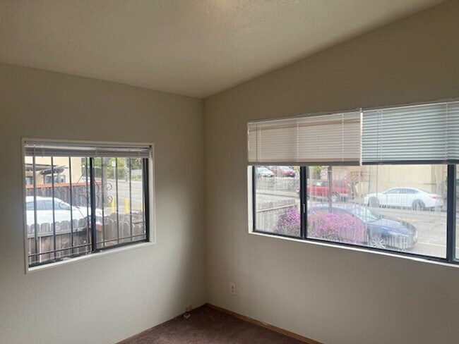 4915 Shattuck Ave. Oakland, CA 94609 photo 2