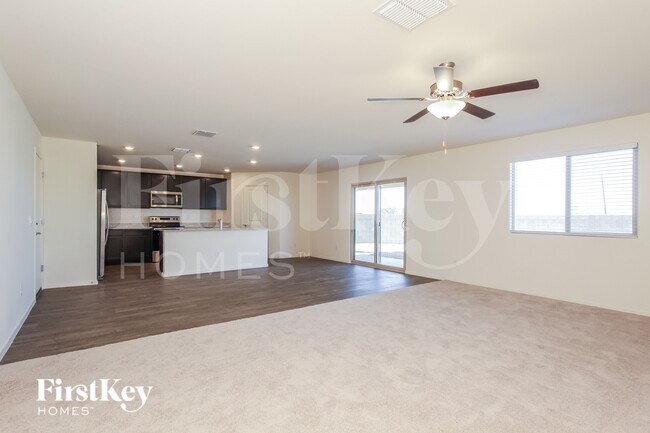 8434 S 258th Dr Buckeye, AZ 85326 photo 3