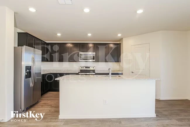 8434 S 258th Dr Buckeye, AZ 85326 photo 4