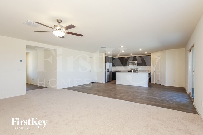 8434 S 258th Dr Buckeye, AZ 85326 photo 2