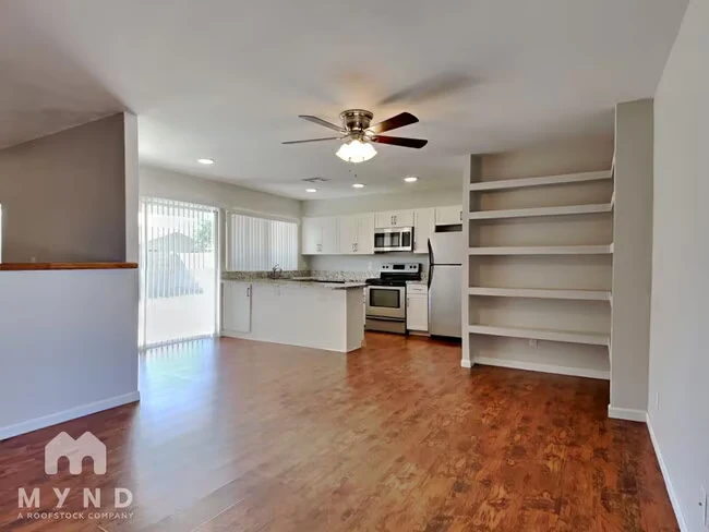 725 W Utopia Rd Phoenix, AZ 85027 photo 5