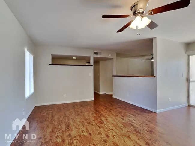 725 W Utopia Rd Phoenix, AZ 85027 photo 4