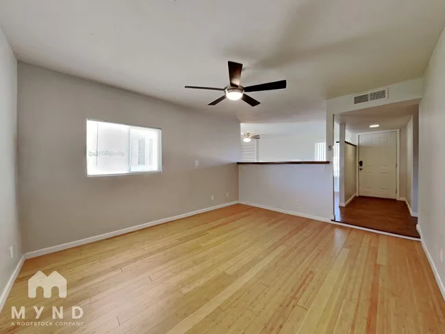 725 W Utopia Rd Phoenix, AZ 85027 photo 3