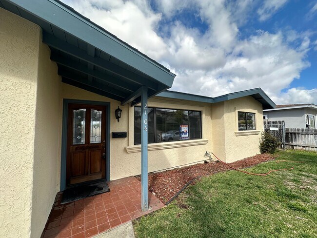 2104 La Siesta Way National City, CA 91950 photo 2