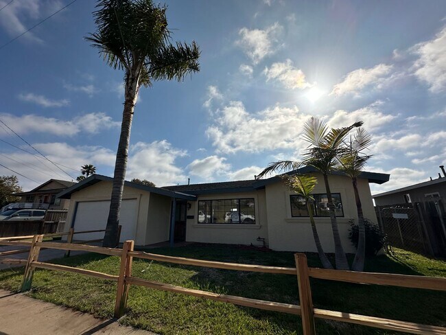 2104 La Siesta Way National City, CA 91950