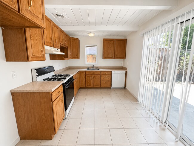 272 Donner Ave Livermore, CA 94551 photo 3