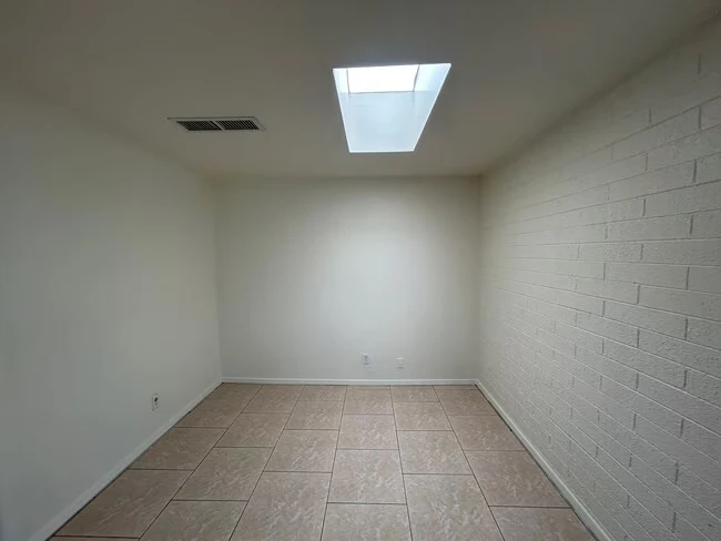 8014 W Osborn Rd Phoenix, AZ 85033 photo 5