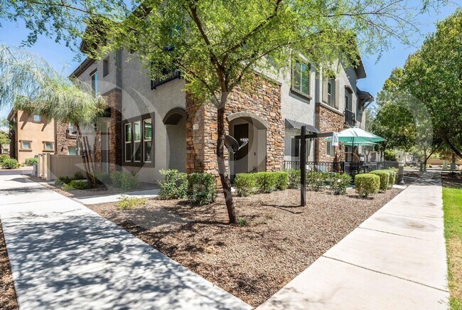2750 S Voyager Dr Gilbert, AZ 85295 photo 2
