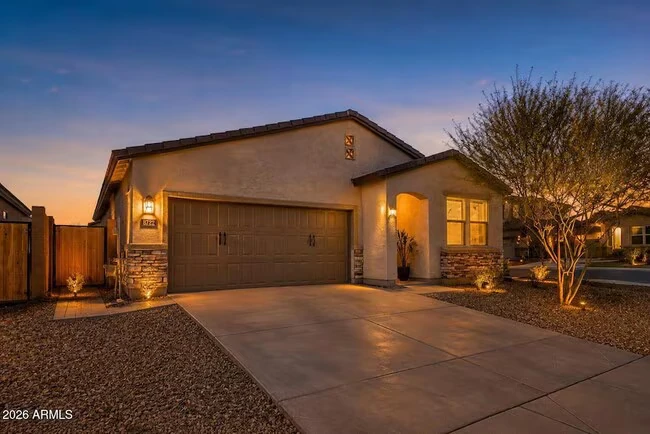5722 W Getty Dr Phoenix, AZ 85043 photo 4