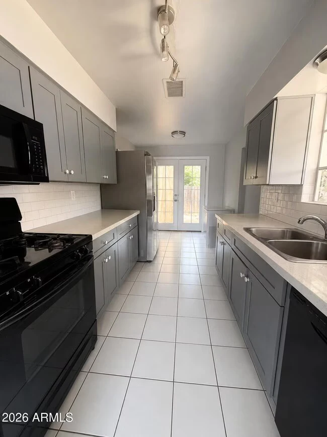 543 W 19th St Tempe, AZ 85281 photo 5
