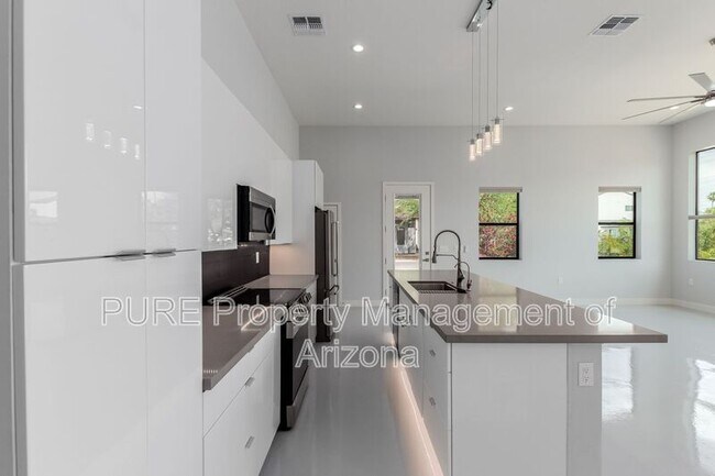 4501 E Campbell Ave Phoenix, AZ 85018 photo 5