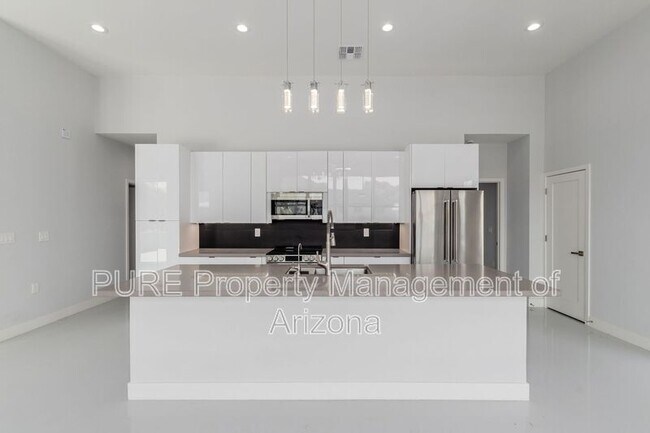 4501 E Campbell Ave Phoenix, AZ 85018 photo 4