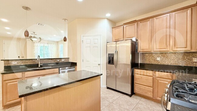 16325 N 73rd Dr Peoria, AZ 85382 photo 4
