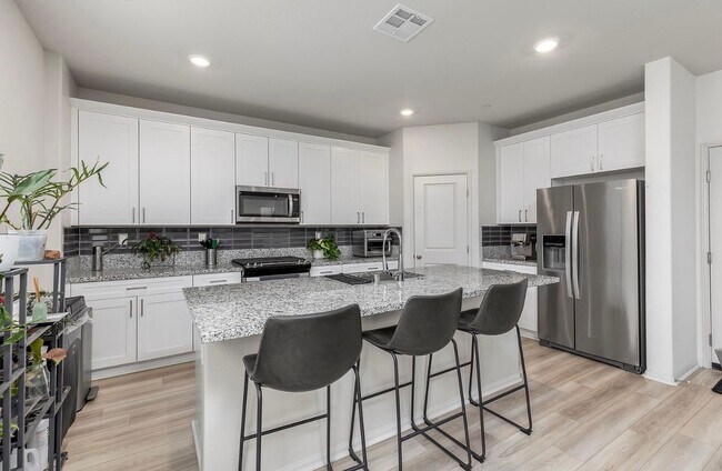 31859 Woodbank Wy Winchester, CA 92596 photo 2