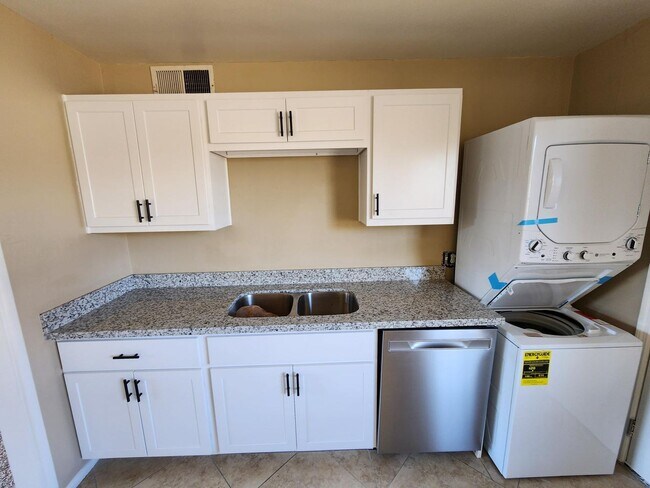 3615 E Yale St Phoenix, AZ 85008 photo 5