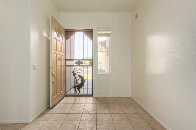 471 W Larona Ln Tempe, AZ 85284 photo 4
