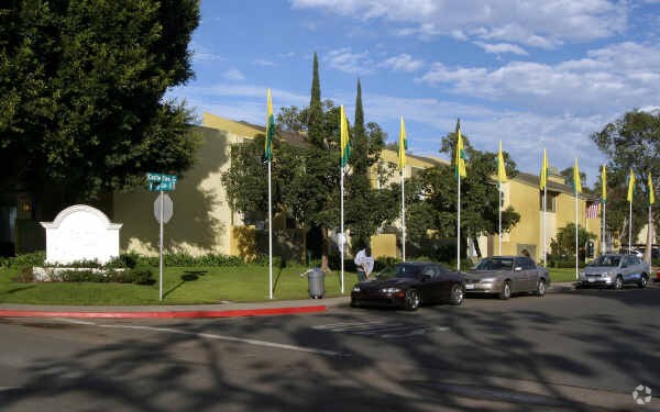 Allure Condominiums photo 2