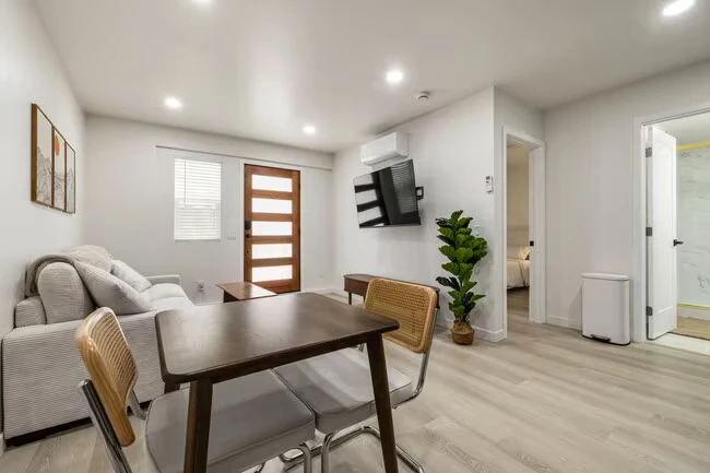 4018 Riviera Dr San Diego, CA 92109 photo 4