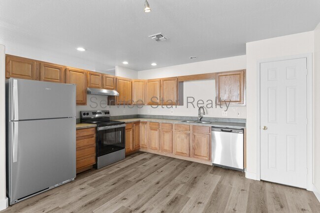 5311 W Mauna Loa Ln Glendale, AZ 85306 photo 5