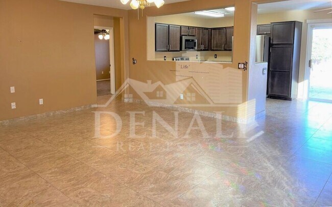 2862 E Bagdad Rd photo 4