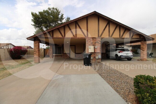 3212 E Crescent Ave Mesa, AZ 85204 photo 2
