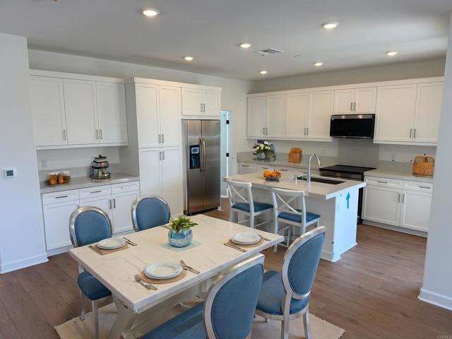 352 Summer Breeze Oceanside, CA 92057