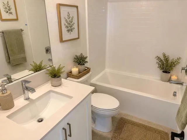 352 Summer Breeze Oceanside, CA 92057 photo 5