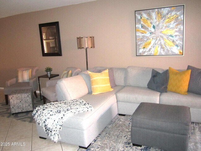 4303 E Cactus Rd Phoenix, AZ 85032 photo 4