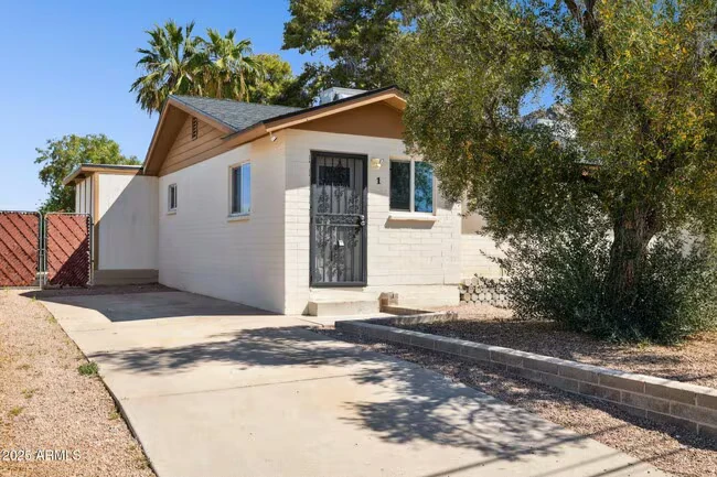 1542 E Turquoise Ave Phoenix, AZ 85020 photo 4