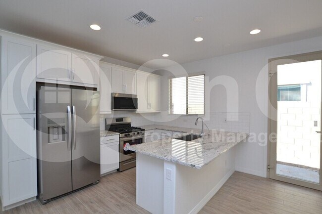 9222 W Glenrosa Ave Phoenix, AZ 85037 photo 2