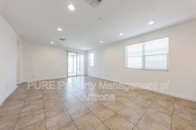 32002 N 125th Ln Peoria, AZ 85383 photo 4