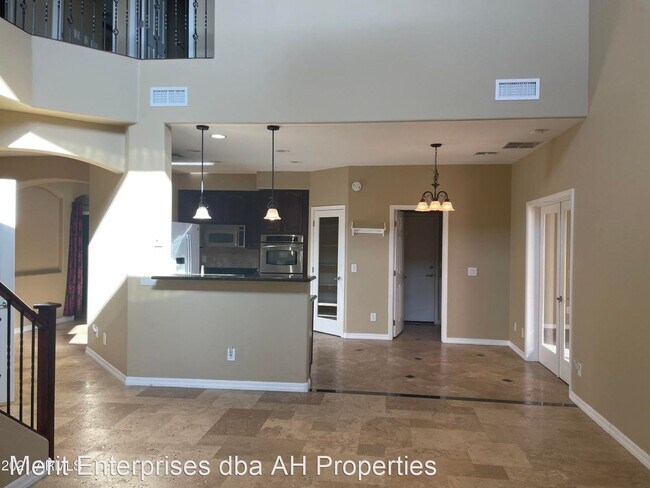 2427 W Eagle Feather Rd Phoenix, AZ 85085 photo 4