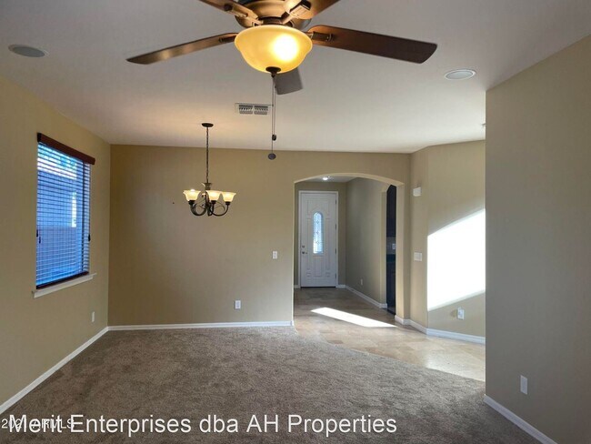 2427 W Eagle Feather Rd Phoenix, AZ 85085 photo 3
