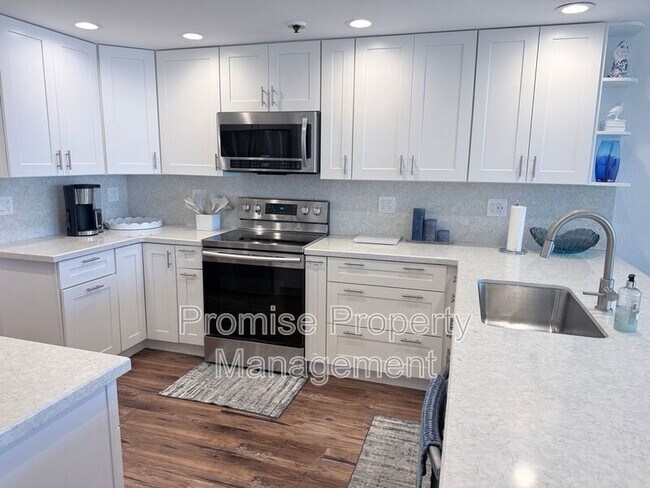 910 N Pacific St Oceanside, CA 92054 photo 3