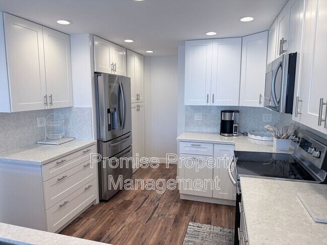 910 N Pacific St Oceanside, CA 92054 photo 4