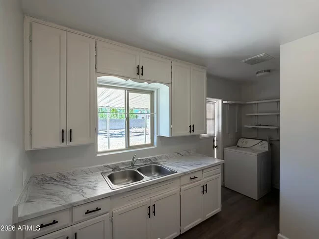 2221 E Osborn Rd Phoenix, AZ 85016 photo 2