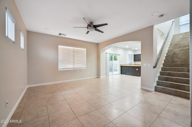 1330 S 121st Dr Avondale, AZ 85323 photo 4