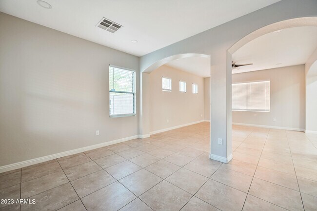 1330 S 121st Dr Avondale, AZ 85323 photo 2