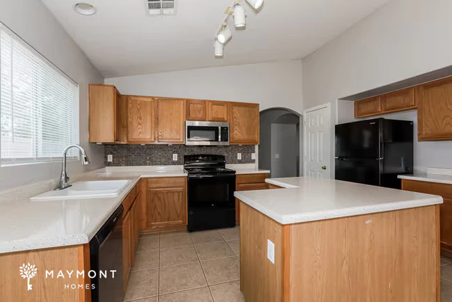 1752 W Harding Ave Coolidge, AZ 85128 photo 3