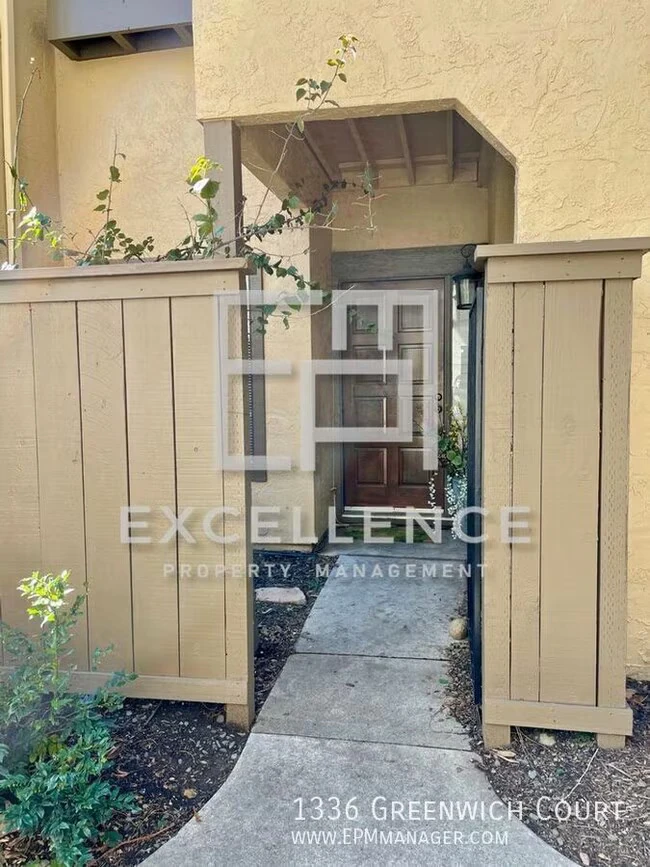 2/2 Condo With 1 Car Garage, Wrap Around Patio, Fireplace, Granite Kitchen And Community Pool photo 2