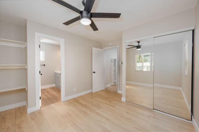 203 W 3rd Ave Escondido, CA 92025 photo 2